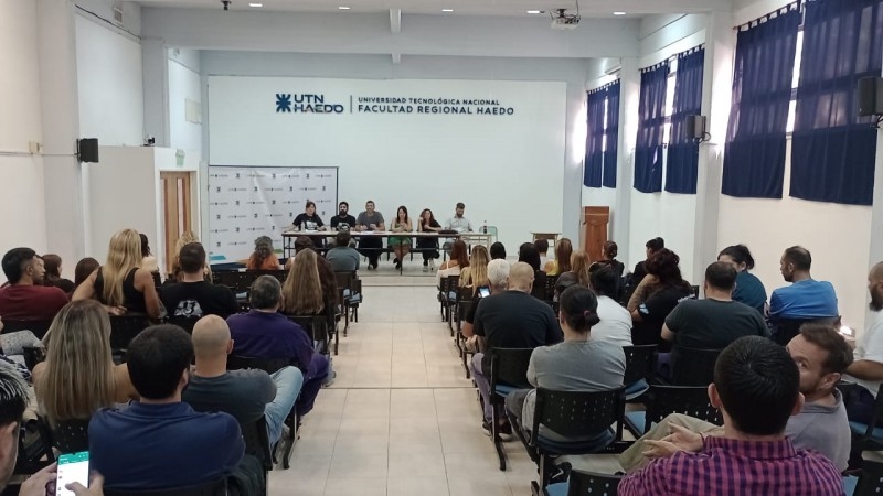 Asamblea Nodocente de Base en Facultad Regional Haedo