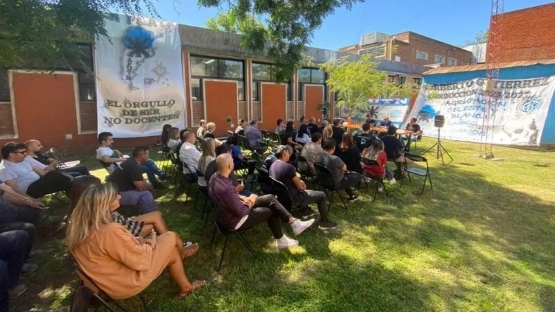 Asamblea Nodocente de Base en Facultad Regional La Plata 