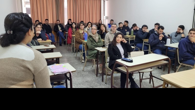 Asamblea Nodocente de base en Facultad Regional Bahía Blanca 
