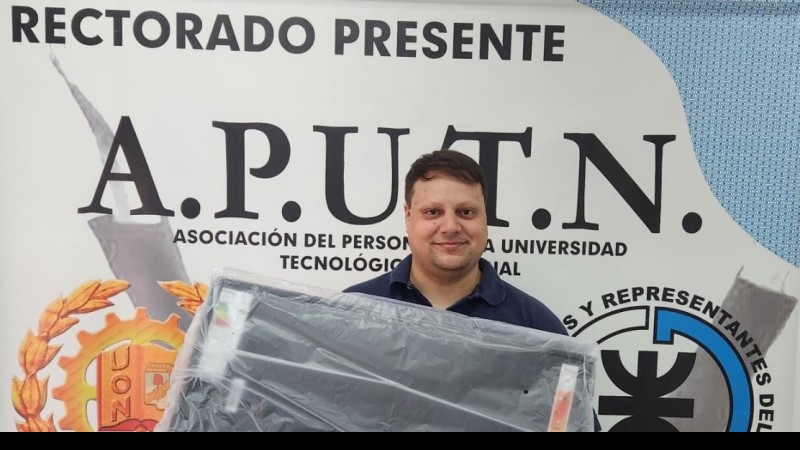 APUTN entregó el Smart TV por su 40ª  Aniversario en Rectorado.