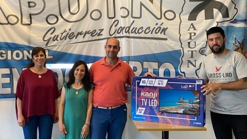 APUTN entregó el Smart TV por su 40° Aniversario en Venado Tuerto