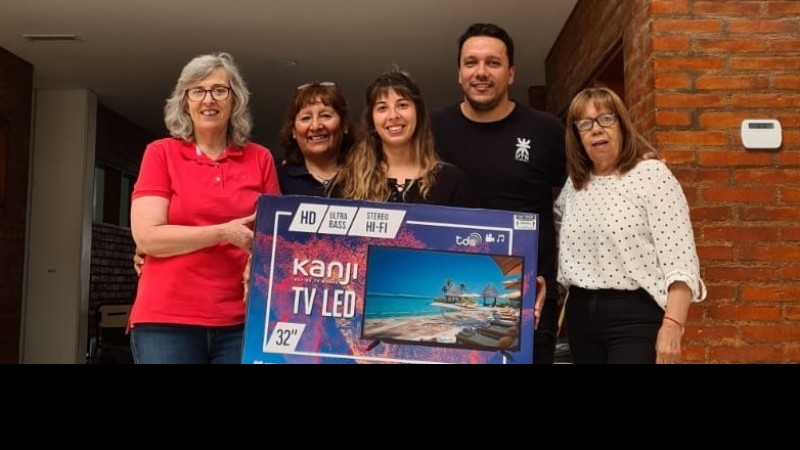 APUTN entregó el Smart TV por su 40° Aniversario en Chubut
