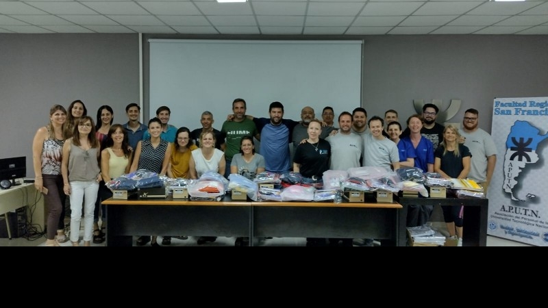 La APUTN entrega el subsidio por escolaridad en la Facultad Regional San Francisco 