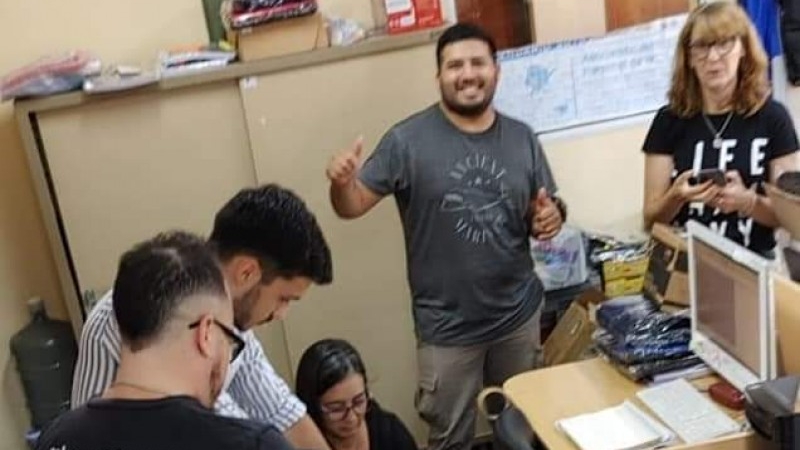 La APUTN entrega el subsidio por escolaridad en la Facultad Regional Paraná