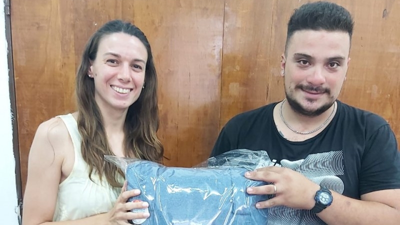 Entrega del Ajuar al compañero Facundo Mena de la Facultad Regional Tucumán
