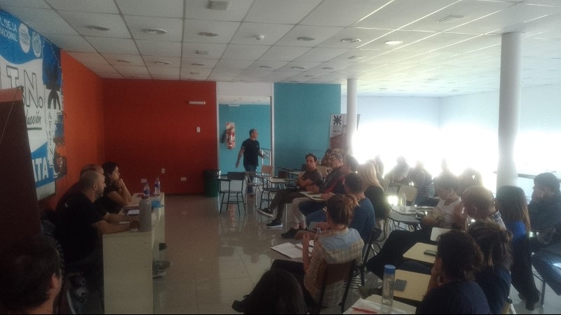 Asamblea Nodocente de base en la Facultad Regional Mar Del Plata