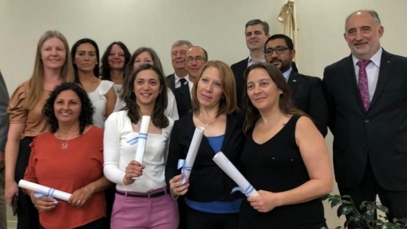 Felicitamos a las graduadas y graduados de la Licenciatura Nodocente en Administración y Gestión en Instituciones de Educación Superior de la Facultad Regional Bahía Blanca