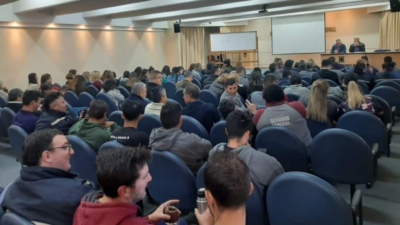 Asamblea Nodocente de base en la Facultad Regional Córdoba