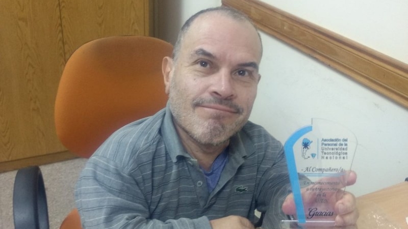 Reconocimiento al compañero Alejandro Iglesias por sus 25 años de servicios