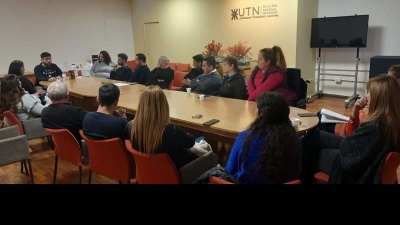 Asamblea Nodocente de base en la Facultad Regional Mendoza