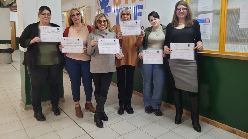Entrega de certificados en la Facultad Regional Tierra del Fuego