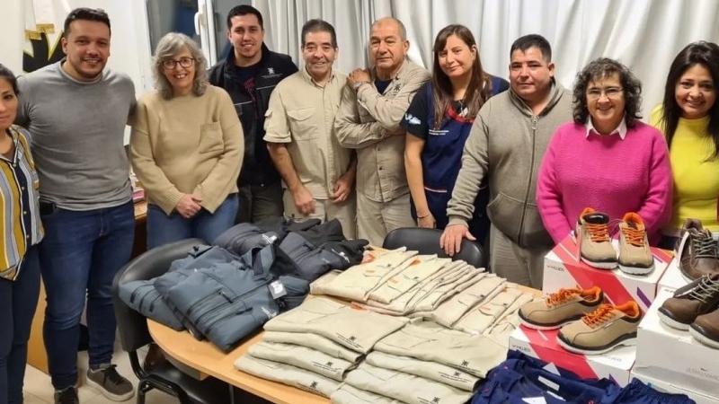 Entrega de Ropa de Trabajo en la Facultad Regional Chubut