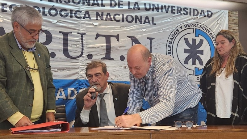 APUTN firma Convenio para que afiliadas/os puedan acceder al tramo Pedagógico.