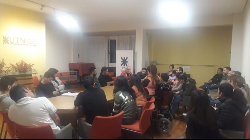 Asamblea Nodocente de base en la Facultad Regional Mendoza