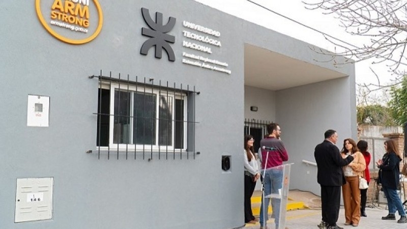 La UTN sigue creciendo: se inauguró la Extensión Áulica Armstrong.