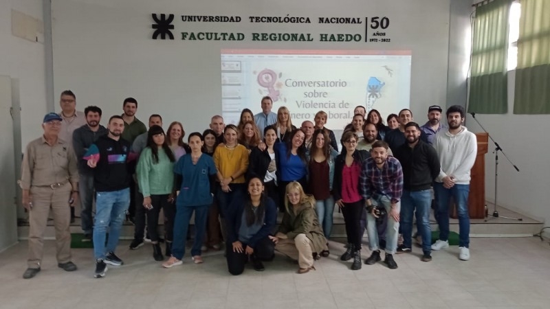 Se realizó el conversatorio de violencia de género  en Facultad Regional Haedo