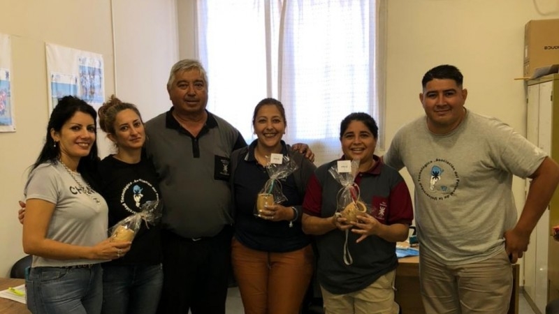 Entrega de presentes por el Día de la Madre en la Facultad Regional Córdoba 