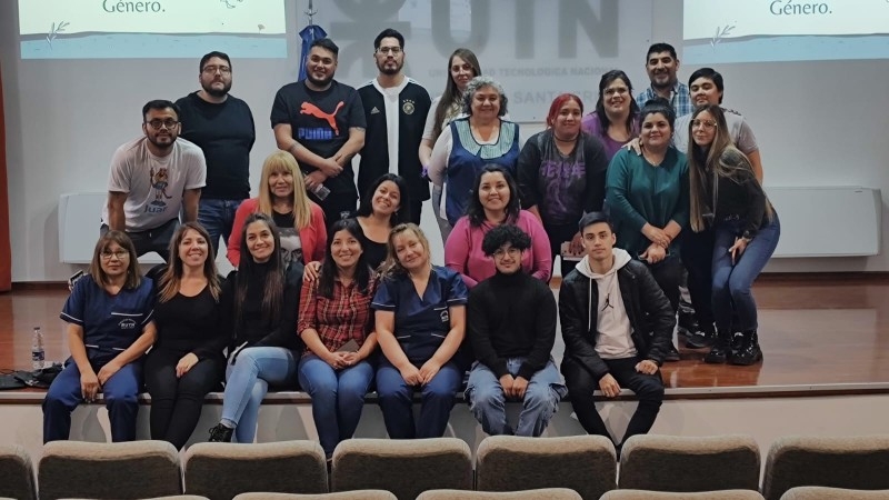 Taller sobre Violencia de Género y Laboral en Facultad Regional Santa Cruz 