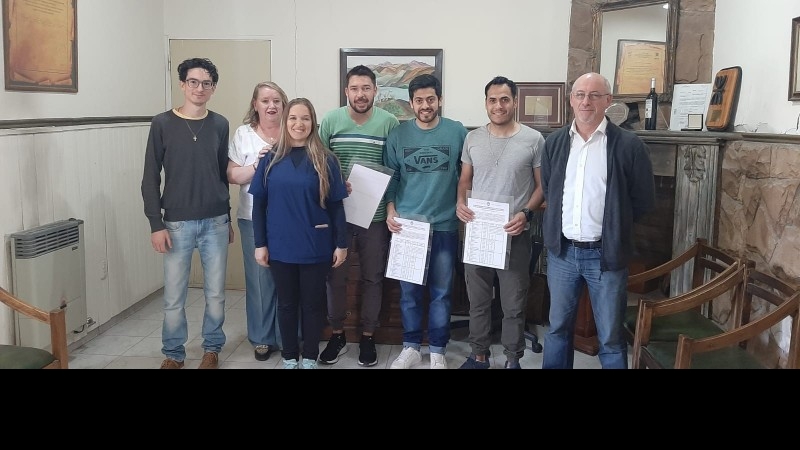 Se realizó entrega de Títulos de Bachillerato a tres Compañeros de Facultad Regional San Rafael